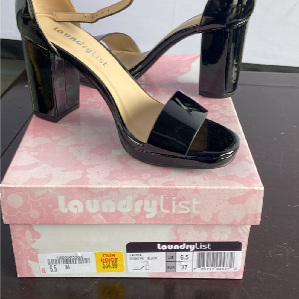 Laundry By Shelli Segal Glossy Black Heels